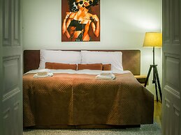 SKY9 Apartments City Center