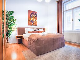 SKY9 Apartments City Center