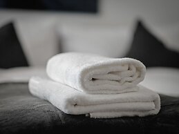 SKY9 Apartments City Center