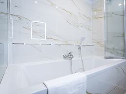 SKY9 Apartments City Center