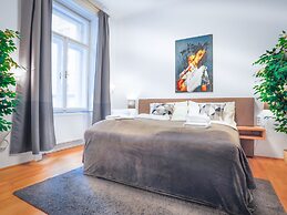 SKY9 Apartments City Center