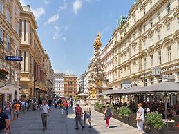 SKY9 Apartments City Center