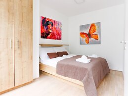 SKY9 Apartments City Center