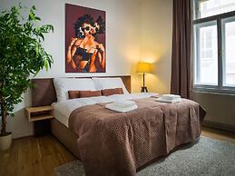 SKY9 Apartments City Center