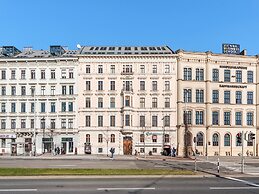 SKY9 Apartments City Center