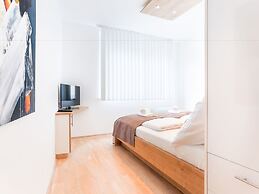 SKY9 Apartments City Center