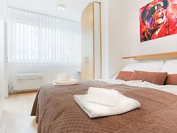 SKY9 Apartments City Center