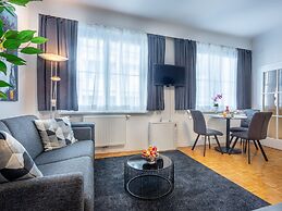 SKY9 Apartments City Center