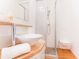 SKY9 Apartments City Center