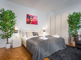 SKY9 Apartments City Center