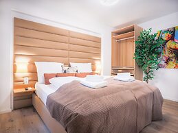 SKY9 Apartments City Center