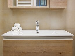 SKY9 Apartments City Center