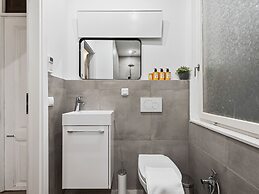 SKY9 Apartments City Center