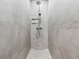 SKY9 Apartments City Center