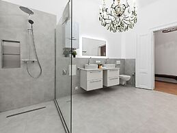 SKY9 Apartments City Center