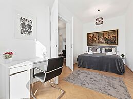 SKY9 Apartments City Center