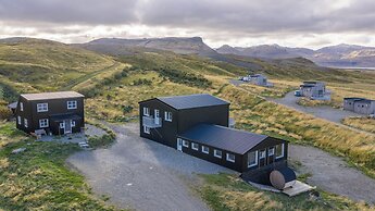 Dis Cottages