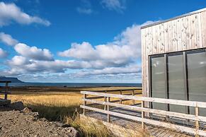 Dis Cottages