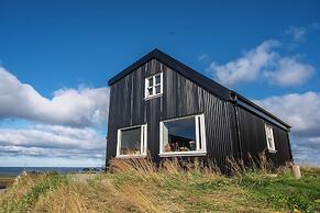 Dis Cottages