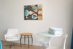 The Monkey Tree by AvantStay – Mid-Century Modern Oasis with Pool