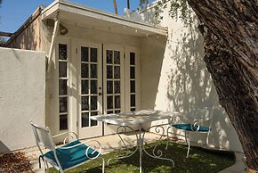 The Monkey Tree by AvantStay – Mid-Century Modern Oasis with Pool