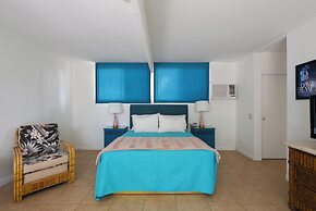 The Monkey Tree by AvantStay – Mid-Century Modern Oasis with Pool