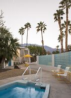 The Monkey Tree by AvantStay – Mid-Century Modern Oasis with Pool