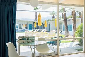 The Monkey Tree by AvantStay – Mid-Century Modern Oasis with Pool