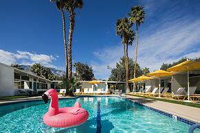 The Monkey Tree by AvantStay – Mid-Century Modern Oasis with Pool