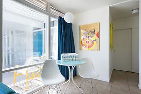 The Monkey Tree by AvantStay – Mid-Century Modern Oasis with Pool