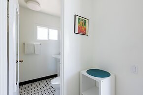 The Monkey Tree by AvantStay – Mid-Century Modern Oasis with Pool