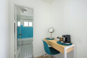 The Monkey Tree by AvantStay – Mid-Century Modern Oasis with Pool