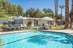 The Monkey Tree by AvantStay – Mid-Century Modern Oasis with Pool