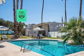 The Monkey Tree by AvantStay – Mid-Century Modern Oasis with Pool