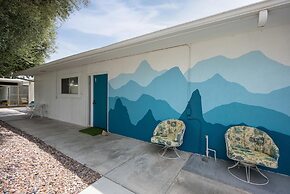 The Monkey Tree by AvantStay – Mid-Century Modern Oasis with Pool