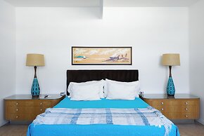 The Monkey Tree by AvantStay – Mid-Century Modern Oasis with Pool