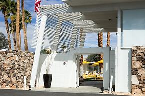 The Monkey Tree by AvantStay – Mid-Century Modern Oasis with Pool