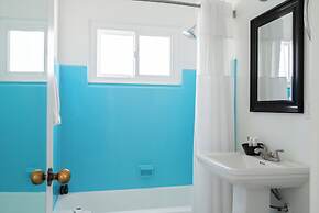 The Monkey Tree by AvantStay – Mid-Century Modern Oasis with Pool