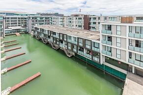 Vibrant Viaduct Harbour