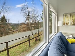 41 Summit Condo Near Mountain Shuttle by RedAwning