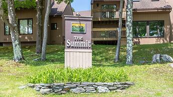 41 Summit Condo Near Mountain Shuttle by RedAwning