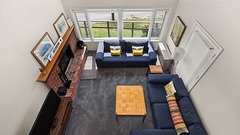 41 Summit Condo Near Mountain Shuttle by RedAwning