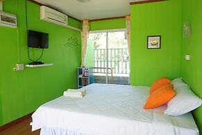 Thong Hug House Resort