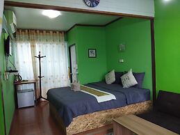 Thong Hug House Resort