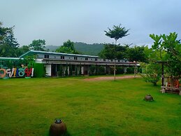 Thong Hug House Resort