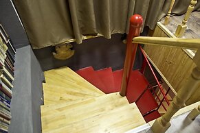 Mezzanine Hotel