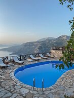 Yediburunlar Lighthouse Boutique Hotel & Restaurant