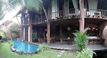 Rustic Hut in Seminyak Bali