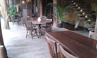 Rustic Hut in Seminyak Bali