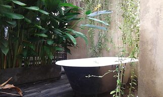 Rustic Hut in Seminyak Bali